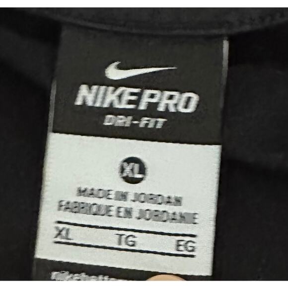 Nike Pro Womens Pull Over Embossed Heights size XL Womens Black 1/2 Zip - Picture 5 of 8